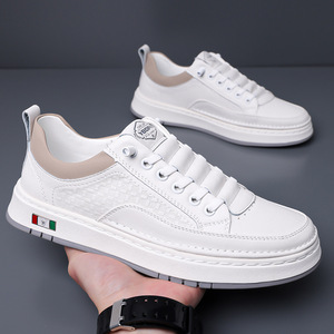 รองเท้าผ้าใบหนังสีขาวลำลองสำหรับผู้ชาย ส้นเตี้ย พื้นยางระบายอากาศ ผลิตที่เวินโจว - Product Image 2