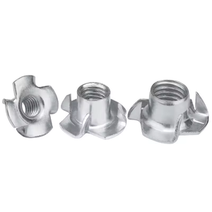 <span class=keywords><strong>Tuerca</strong></span> <span class=keywords><strong>en</strong></span> T hexagonal de 4 puntas, autoblocante, totalmente roscada, cincada, DIN 1624, de acero al carbono, para manguera (gas) - Product Image 1