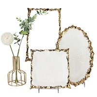 Vaisselle en porcelaine de style moyen-oriental moderne de luxe, bord doré, motif carré blanc, plat rectangulaire ovale en céramique, bord doré