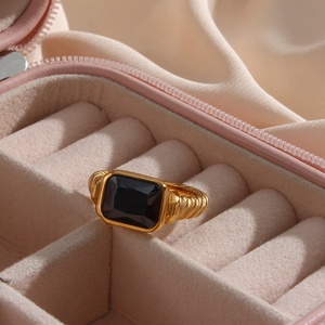 Anillo de Acero Inoxidable Dreamshow con Circonita Cúbica, Anillo con Circonita Cúbica, Anillo de Diamante Grande, Anillo de Circonita Rosa, Blanco, Verde y Negro - Product Image 4