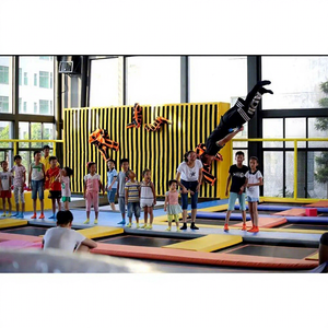 Parc <span class=keywords><strong>de</strong></span> trampolines intérieur multi-usages, arène <span class=keywords><strong>de</strong></span> trampolines professionnelle avec fosse à mousse, panier <span class=keywords><strong>de</strong></span> <span class=keywords><strong>basket</strong></span> et zone <span class=keywords><strong>de</strong></span> saut libre - Product Image 3