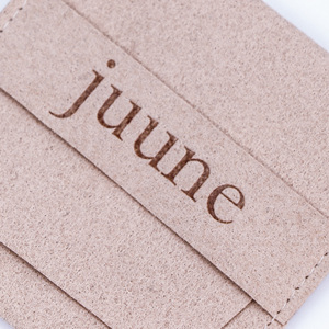Pochettes en daim de luxe personnalisées avec logo UP RUNNING pour bijoux, bracelets, colliers, bagues, emballages, enveloppes, sacs cadeaux - Product Image 2