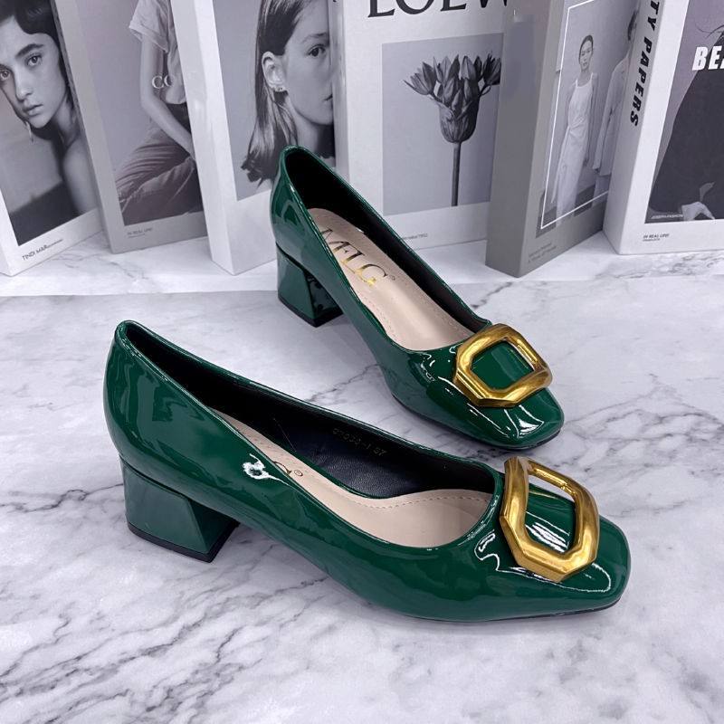 สีเขียว