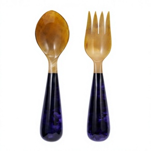Juego de 2 Servidores de Ensalada Hechos a Mano con Cuerno de Búfalo, Cucharas y Tenedores de Material Natural, Ecológicos, Aptos para Lavavajillas, Utensilios de Cocina - Product Image 1