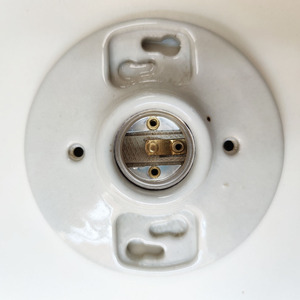 Nhà Máy Cung Cấp Trực Tiếp Giá Cả Cạnh Tranh E26 <span class=keywords><strong>E27</strong></span> 4.5 Sứ Đèn Chủ Sở Hữu <span class=keywords><strong>E27</strong></span> Đèn Ổ Cắm LED Ánh Sáng Cơ Sở - Product Image 2