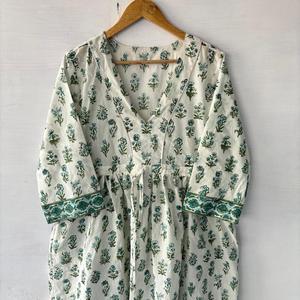 คอลเลกชันใหม่ผู้หญิงพิมพ์ลายดอกไม้ผ้าฝ้ายสไตล์ชุดลําลองคอวีชุดพิมพ์เย็บปักถักร้อยซูซานิ - Product Image 5