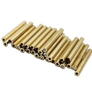 <span class=keywords><strong>Tube</strong></span> en laiton <span class=keywords><strong>de</strong></span> haute qualité et durable pour les applications <span class=keywords><strong>de</strong></span> <span class=keywords><strong>plomberie</strong></span> et industrielles, disponible en différentes tailles - Product Image 1