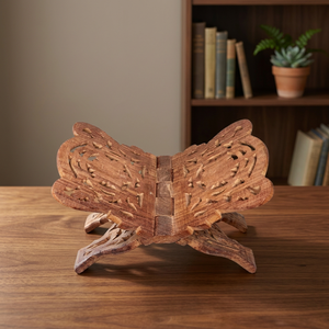 Soporte para Libros Cuadrado Tallado a Mano en Madera Sólida, Estilo Religioso Moderno, Decoración para el Hogar, de Uttar Pradesh - Product Image 1