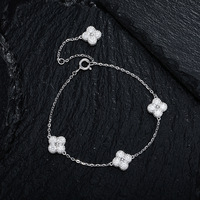 Bracelet tendance en argent sterling 925 brillant avec trèfle à quatre feuilles et moissanite, bijou polyvalent pour femme, idéal pour le bureau, unisexe