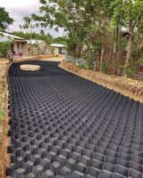 Système cellulaire de renforcement du sol en géocell HDPE perforé, géocell pour route, système de maintien du sol en plastique HDPE pour jardin, usine