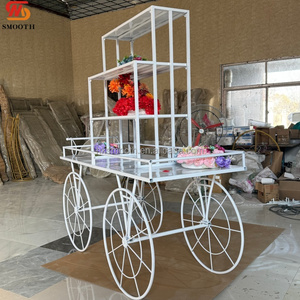 Chariot de présentation floral en métal doré personnalisé SMOOTH avec toit et roues pour mariage, fête ou baby shower - Product Image 4
