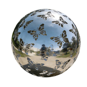 Sculpture de boule d'<span class=keywords><strong>eau</strong></span> extérieure en acier inoxydable au design moderne et luxueux avec options personnalisables - Product Image 1