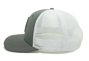 Casquette de camionneur rétro classique Casquette grise avec maille blanche Logo en cuir personnalisé 6 panneaux OEM Vietnam Casquette de haute qualité pour toutes les saisons - Product Image 3