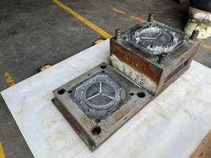 Molde de inyección de acero de precisión para iluminación de escenario <span class=keywords><strong>LED</strong></span>, carcasa de lámpara, fabricación de moldes de aluminio de China, fabricante de moldes de plástico - Product Image 2