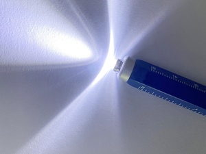 <span class=keywords><strong>Mini</strong></span> công cụ bút với ánh sáng <span class=keywords><strong>LED</strong></span>, Cai Trị <span class=keywords><strong>Carabiner</strong></span> Keychain cho quà tặng khuyến mãi - Product Image 3