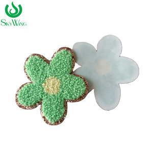 Atacado de Fábrica: Aplique de Flor Chenille Vermelha para Vestido Infantil, <span class=keywords><strong>Patches</strong></span> Bordados com <span class=keywords><strong>Glitter</strong></span> Adesivo - Product Image 5