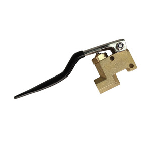 Vanne à boisseau sphérique à commande manuelle pour le contrôle du vapeur d'eau et de l'huile des moteurs à vapeur 0002 - Product Image 1