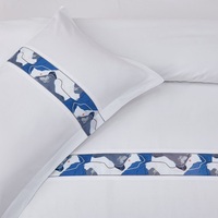 Ensemble de literie d'hôtel 4 pièces 100% coton 300TC Housse de couette Drap plat Taie d'oreiller Impression personnalisée du logo Vente en gros d'usine