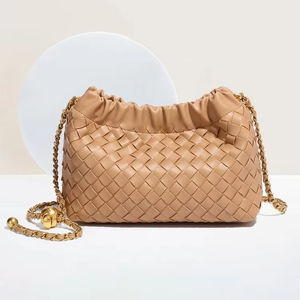 Sac à bandoulière tissé en PU doré pour femme, style nuage froissé fait main, nouveau modèle tendance et portable - Product Image 2