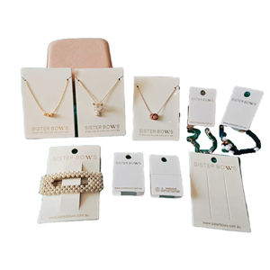 Livraison rapide Logo personnalisé carton épais 600gsm blanc Kraft papier carte bijoux collier carte avec feuille d'or Logo <span class=keywords><strong>et</strong></span> <span class=keywords><strong>site</strong></span> Web - Product Image 2