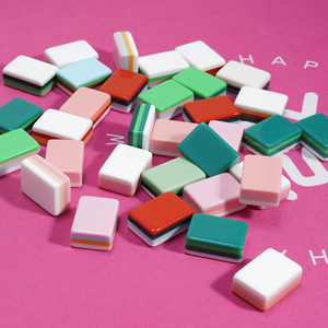 Juego de Mahjong Acrílico de Cuatro Capas, Colores Personalizados, No Tóxico, Universal para Juegos de Cartas y Ajedrez - Product Image 4
