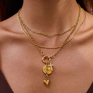 Collane J&D Stile Classico in Acciaio Inossidabile Dorato 18K con Fibbia a Marinaio e Ciondoli a Croce, Moneta e Cuore con Strass - Product Image 4