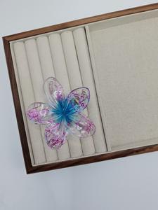 Pinza de Pelo Elegante y Sencilla con Diseño de Flor de Huevo Transparente para Mujeres y Niñas - Product Image 4