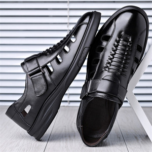 Sandales plates pour hommes en cuir véritable respirant à bout fermé avec sangle Velcro, chaussures décontractées d'été - Product Image 3