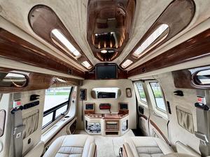 GMC SAVANA 2017 d'<span class=keywords><strong>occasion</strong></span>, monospace pleine grandeur, airbags complets, couple V8 abondant, idéal pour les longs trajets et les voyages d'affaires. - Product Image 6