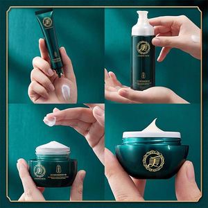 <span class=keywords><strong>Set</strong></span> <span class=keywords><strong>di</strong></span> Cura della Pelle OEM con Etichetta Privata, Crema Schiarente e Illuminante per il Viso Femminile con Vitamina C, Collagene, Acido Ialuronico e Kit <span class=keywords><strong>di</strong></span> Erbe - Product Image 6