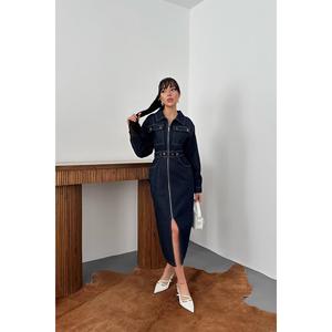 Vestido Camisero Azul Denim, Lavado Oscuro, Cuello Camisero, Largo Midi para Mujer, Estilo Simple, Tela Lavable - Product Image 5