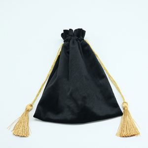 Mini pochette en daim pour bijoux, sac à poussière en velours de soie avec cordon à pompon, idéal pour cadeau de mariage - Product Image 6