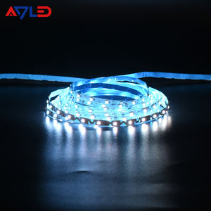 Bande LED intelligente pleine couleur intégrée DC12V SMD3535 SK6812 6mm RGBIC Zigzag 60 LED adressables pour l'ambiance de la salle de jeu - Product Image 3