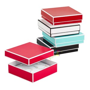 ชุดกล่องของขวัญสี่เหลี่ยมซ้อนสีสันสดใสสำหรับทุกโอกาส - Product Image 1