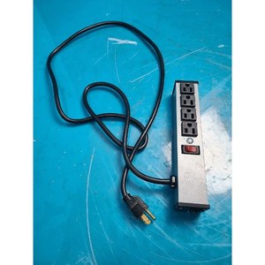 Tira de Distribución de Energía WIREMOLD UL104BC, Usada como Pieza de Repuesto para Equipos Semiconductores Antiguos - Product Image 2