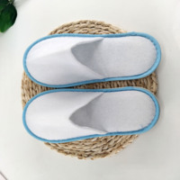 Pantoufles en tissu éponge à prix de gros, personnalisables avec logo, pour hôtels, chaussures d'hiver unisexe jetables pour invités d'hôtel, directement de l'usine