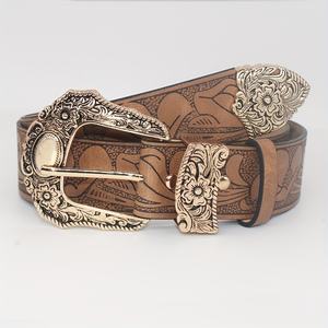 Ceintures à boucle western en relief à fleurs vintage pour femmes personnalisées en usine <span class=keywords><strong>Ceinture</strong></span> classique en PU de couleur unie avec des motifs sculptés élégants - Product Image 3