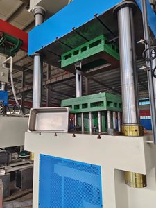 400 Tonnen Feuerlöscher Hydraulik presse Vier-Säulen-Schnellstempel-Tiefzieh-Hydraulik druckmaschine - Product Image 3