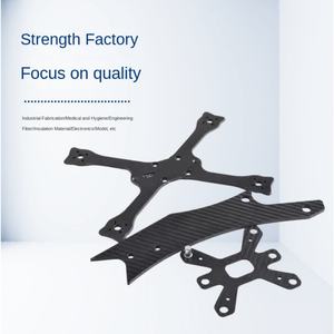 Feuille de fibre de carbone personnalisée à faire soi-même, techniques de tissage importées, gravure CNC de précision, modèle complet d'accessoires, traitement sans découpe - Product Image 4