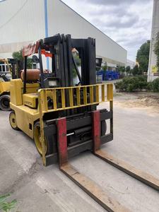 Montacargas Hyster de 7 Toneladas y 4.5 Metros, Usado, para Manejo de Materiales Industriales, con Neumáticos Sólidos, Operación con Asiento, para Pisos Interiores - Product Image 3