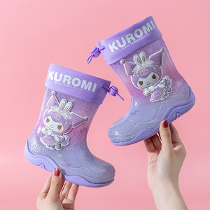 Botas de lluvia para niños de PVC, ligeras, cálidas, impermeables, brillantes, transparentes, con diseño de dibujos animados, antideslizantes, venta al por mayor de fábrica. - Product Image 4