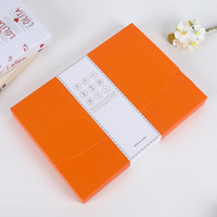 Boîte à vêtements pliable en papier kraft écologique personnalisée, emballage en carton durable, laminage mat pour t-shirts, chaussettes