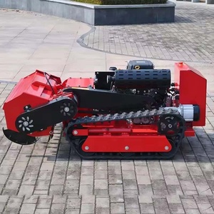 Tondeuse à gazon industrielle télécommandée sur chenilles à moteur essence, à braquage zéro, avec moteur de 18 kW et portée de 800 m - Product Image 1