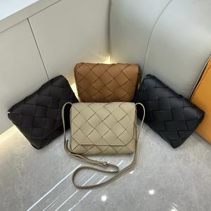 Bolsos de Hombro de Cuero Genuino para Mujer, Elegantes Bolsos Cruzados Cuadrados, Bolsos de Mano con Diseño Minimalista - Product Image 6