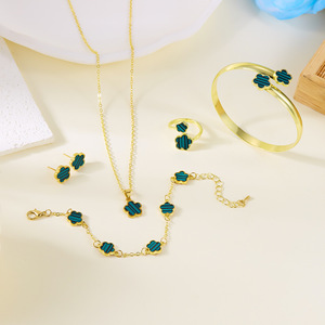 En gros, Ensemble de bijoux fantaisie en alliage motif Fleur porte-bonheur et Trèfle à cinq feuilles, comprenant Collier, <span class=keywords><strong>Bracelet</strong></span>, Boucles <span class=keywords><strong>d</strong></span>'oreilles, Bague et Jonc - Product Image 4