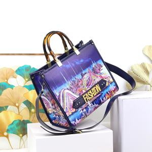 <span class=keywords><strong>Sac</strong></span> fourre-tout <span class=keywords><strong>de</strong></span> grande taille à la mode avec marque privée <span class=keywords><strong>de</strong></span> qualité imprimé en PU à imprimés multiples <span class=keywords><strong>sac</strong></span> à main <span class=keywords><strong>de</strong></span> luxe pour femmes 33cm - Product Image 5