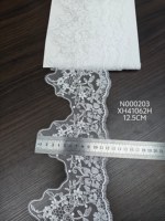Accessoires de lingerie et de mode pour filles : Dentelle blanche tricotée en maille brodée, motif floral vigne symétrique, bord festonné