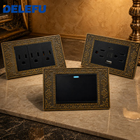 DELEFU Plaque murale de panneau de prise électrique modulaire en alliage de zinc gaufré bronze antique 118x72mm avec USB-C 20W