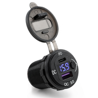 Chargeur de voiture USB-C 12-24V à charge rapide avec port AUX, étanche, PD20W QC3.0, voltmètre et interrupteur pour camions, bateaux, camping-cars/motos (1 an)