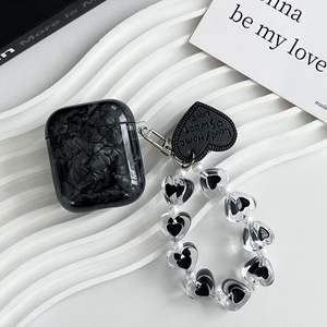 Nouvelle coque souple IMD noire à motif compatible avec les AirPods 4, Pro 2, avec cordon en forme de cœur - Product Image 5